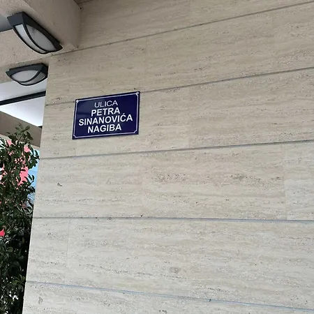 Hurem Kvart 아파트 포드고리차